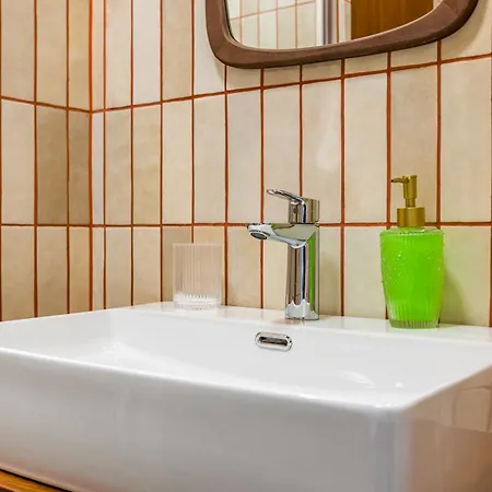 Appartement Soho Serenity By Aparo - Stadion Narodowy, Metro, Praga, Centrum, Balkon, Winda, Muzeum Neonow Varsovie