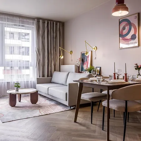 Apartment Soho Serenity By Aparo - Stadion Narodowy, Metro, Praga, Centrum, Balkon, Winda, Parking, Muzeum Neonow