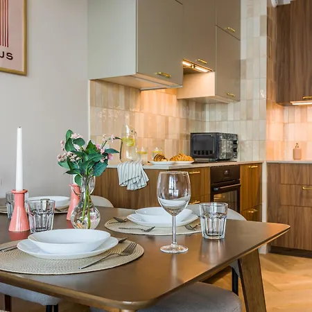 Soho Serenity By Aparo - Stadion Narodowy, Metro, Praga, Centrum, Balkon, Winda, Muzeum Neonow Apartment Warsaw